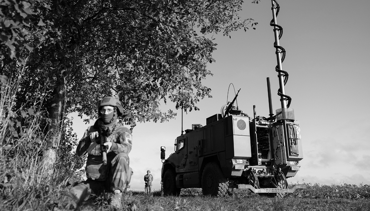 A soldier from the French 54th Signal Regiment specialising in electronic warfare, during a manoeuvre, 14 October 2025.
