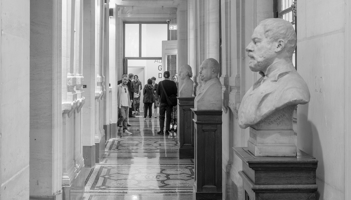 Paris INALCO, entrance hall.