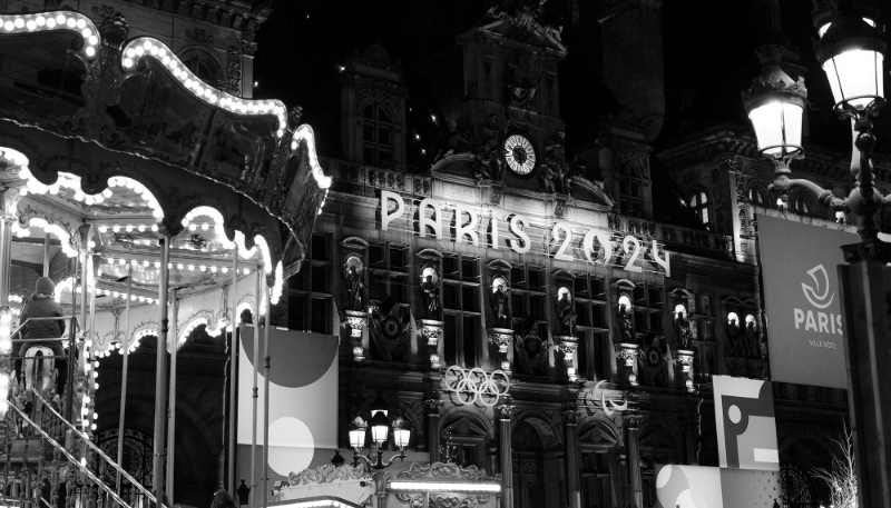 Paris's City Hall decked out for the 2024 Olympic Games.