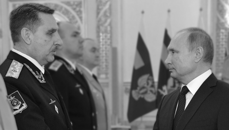 Vladimir Vladimirovich Grishechkin, head of the Main Directorate of Deepwater Operations (GUGI), here with Vladimir Putin.