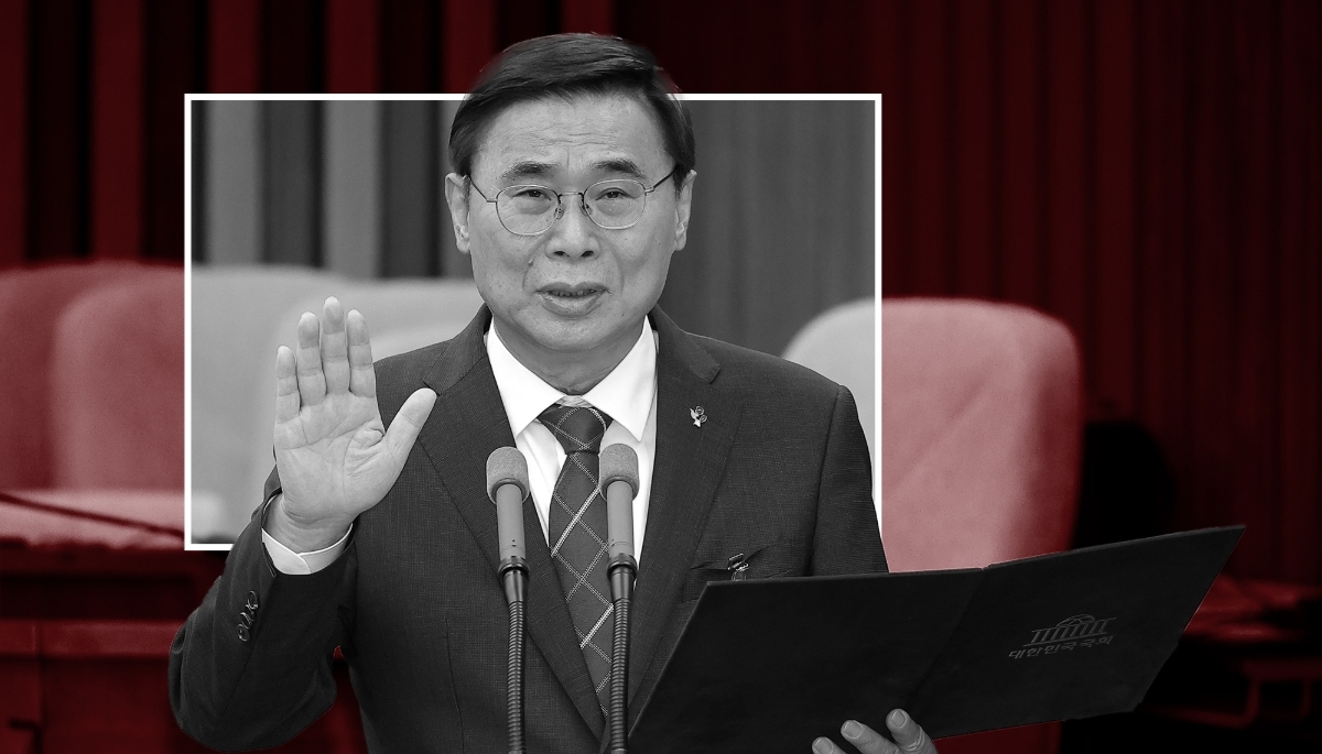 The director of South Korea's National Intelligence Service, Lee Jong-seok.