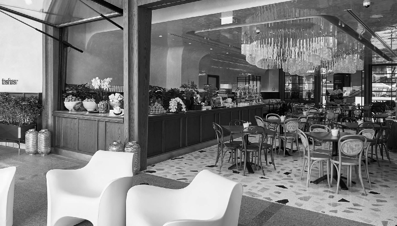 Tashas Marina Mall in Dubai, one of the establishments of the South African chain Tashas.